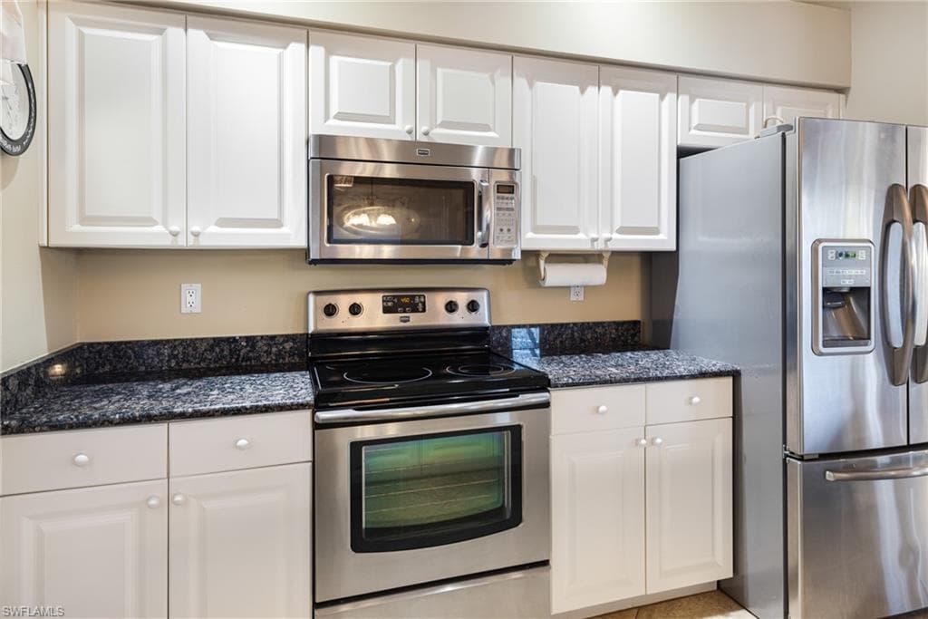 8476 Indian Wells Way, Naples, FL 34113-3003-12