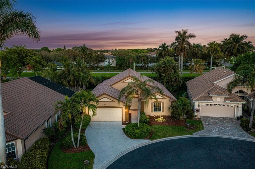 8476 Indian Wells Way, Naples, FL 34113-3003-1
