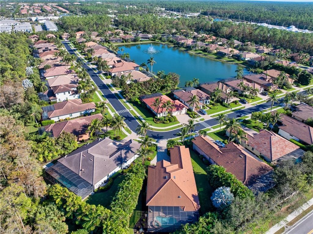 7399 Acorn Way, Naples, FL 34119-5