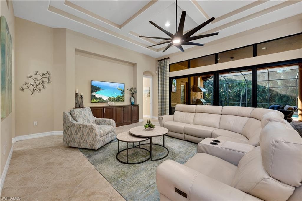 7399 Acorn Way, Naples, FL 34119-6