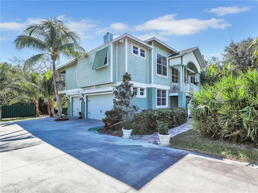 1945 Sheffield Ave, Marco Island, FL 34145-3