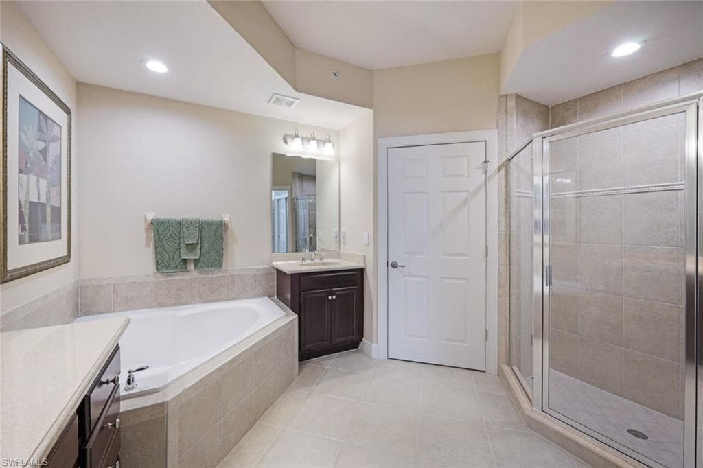 9516 Ironstone Ter 4-101, Naples, FL 34120-19