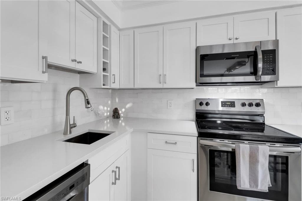 1215 Edington Pl E5, Marco Island, FL 34145-10