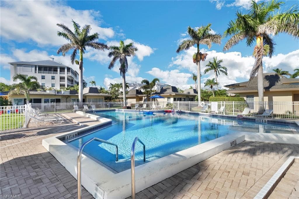 1215 Edington Pl E5, Marco Island, FL 34145-24