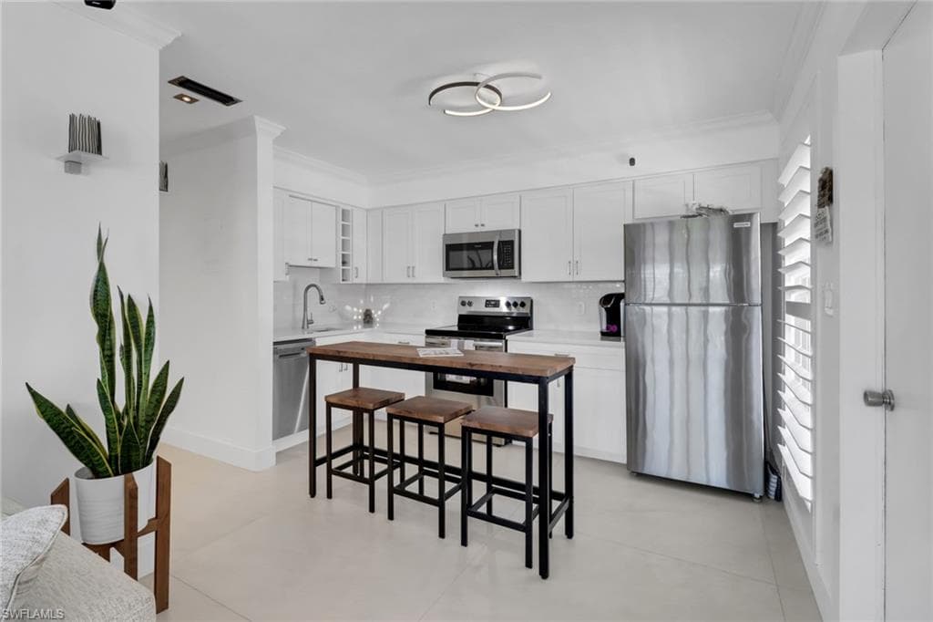 1215 Edington Pl E5, Marco Island, FL 34145-2
