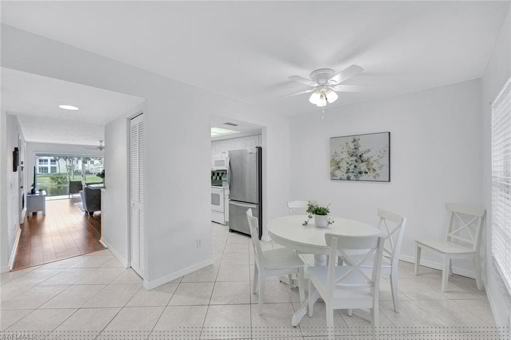 774 Wiggins Lake Dr 101, Naples, FL 34110-9