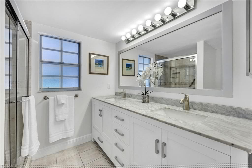 774 Wiggins Lake Dr 101, Naples, FL 34110-13