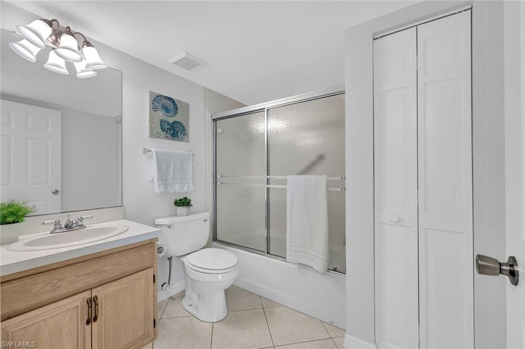 774 Wiggins Lake Dr 101, Naples, FL 34110-15