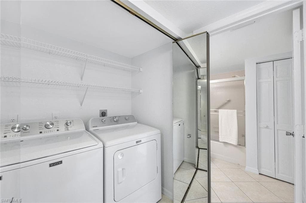 774 Wiggins Lake Dr 101, Naples, FL 34110-17