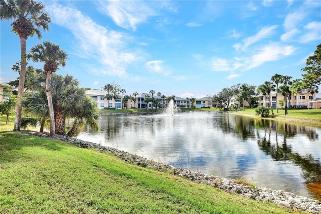 774 Wiggins Lake Dr 101, Naples, FL 34110-20