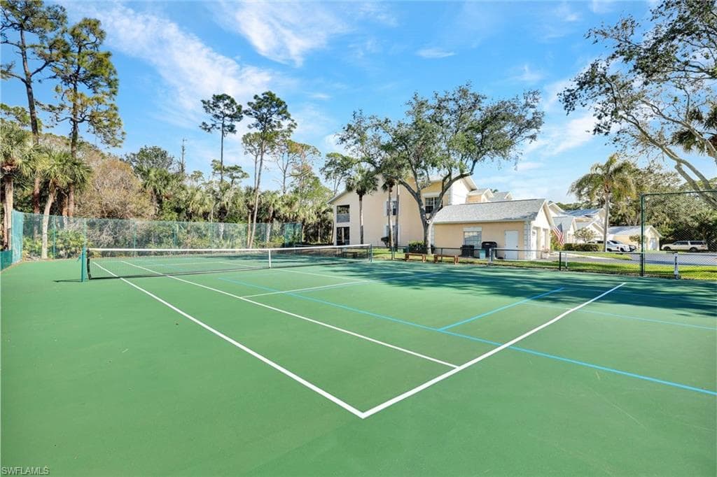 774 Wiggins Lake Dr 101, Naples, FL 34110-23