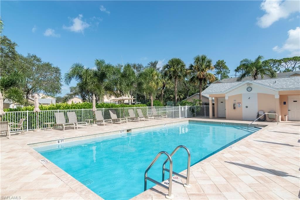 774 Wiggins Lake Dr 101, Naples, FL 34110-24