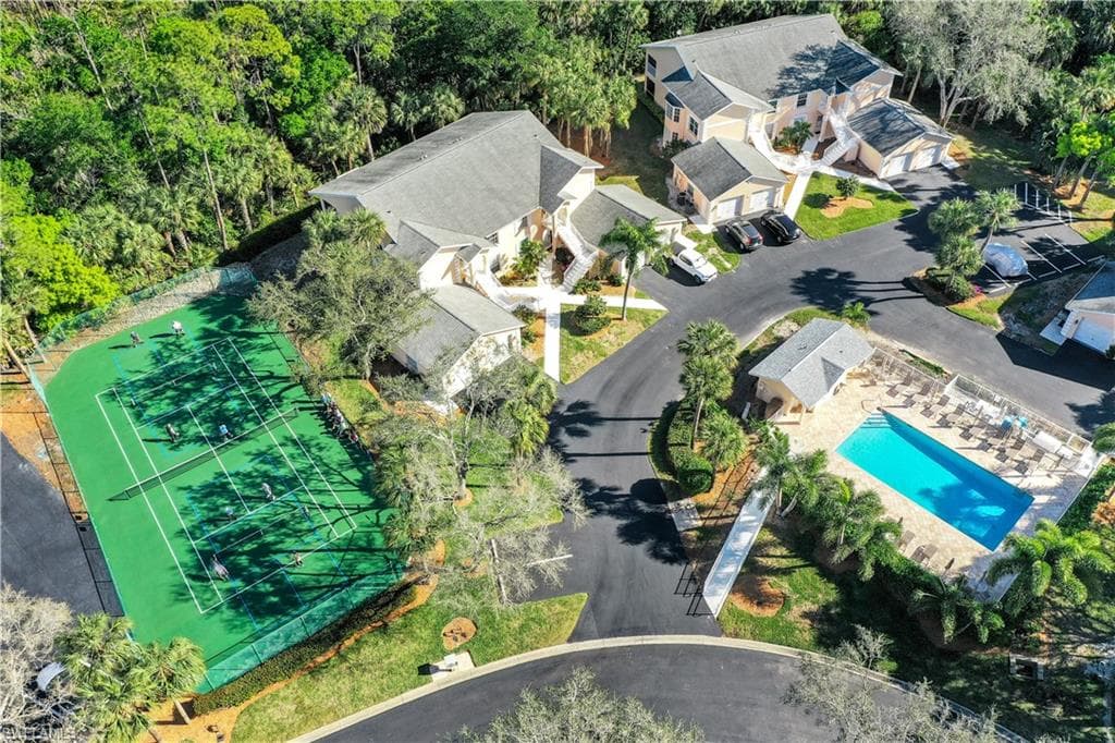 774 Wiggins Lake Dr 101, Naples, FL 34110-25