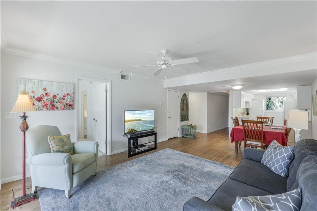 3930 Belair Ln 207, Naples, FL 34103-9