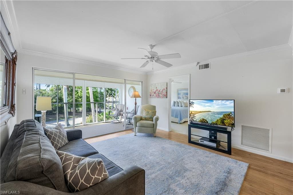 3930 Belair Ln 207, Naples, FL 34103-7