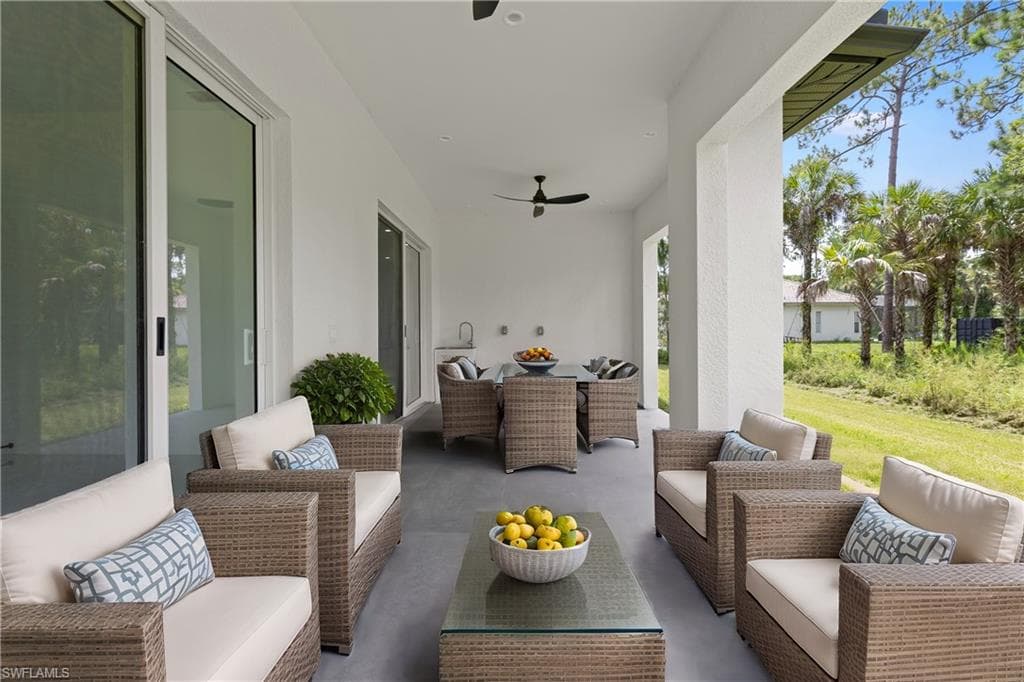 3762 32nd Ave SE, Naples, FL 34117-9