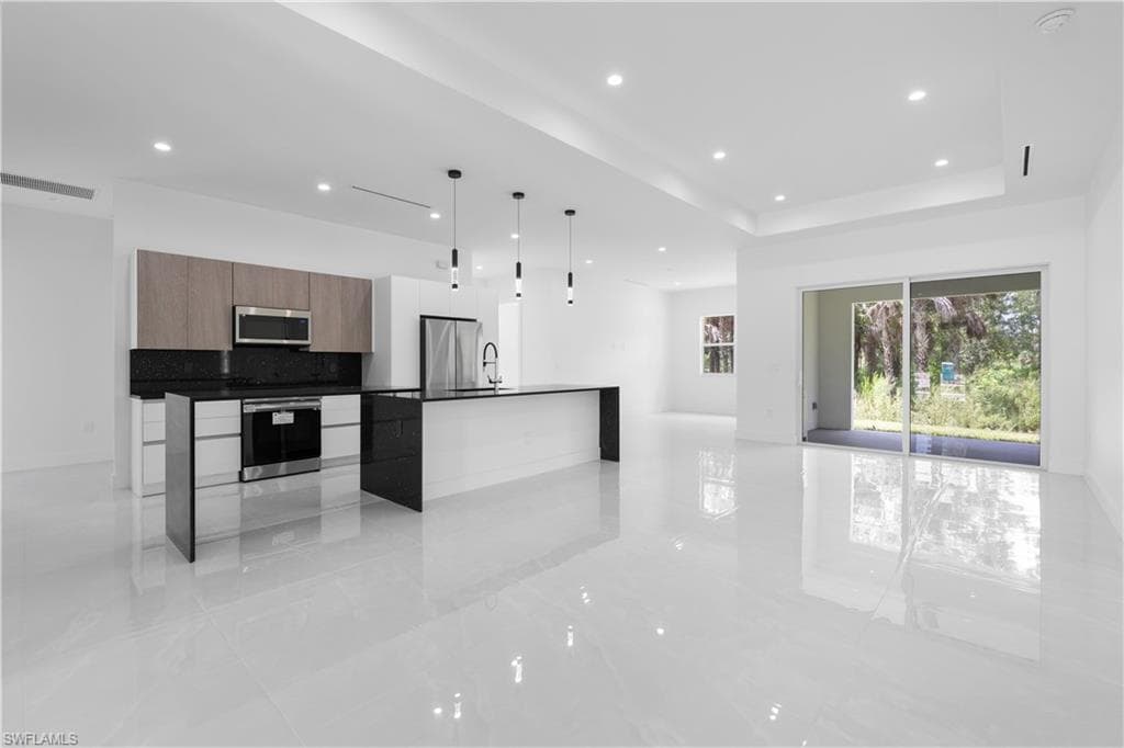 3762 32nd Ave SE, Naples, FL 34117-11