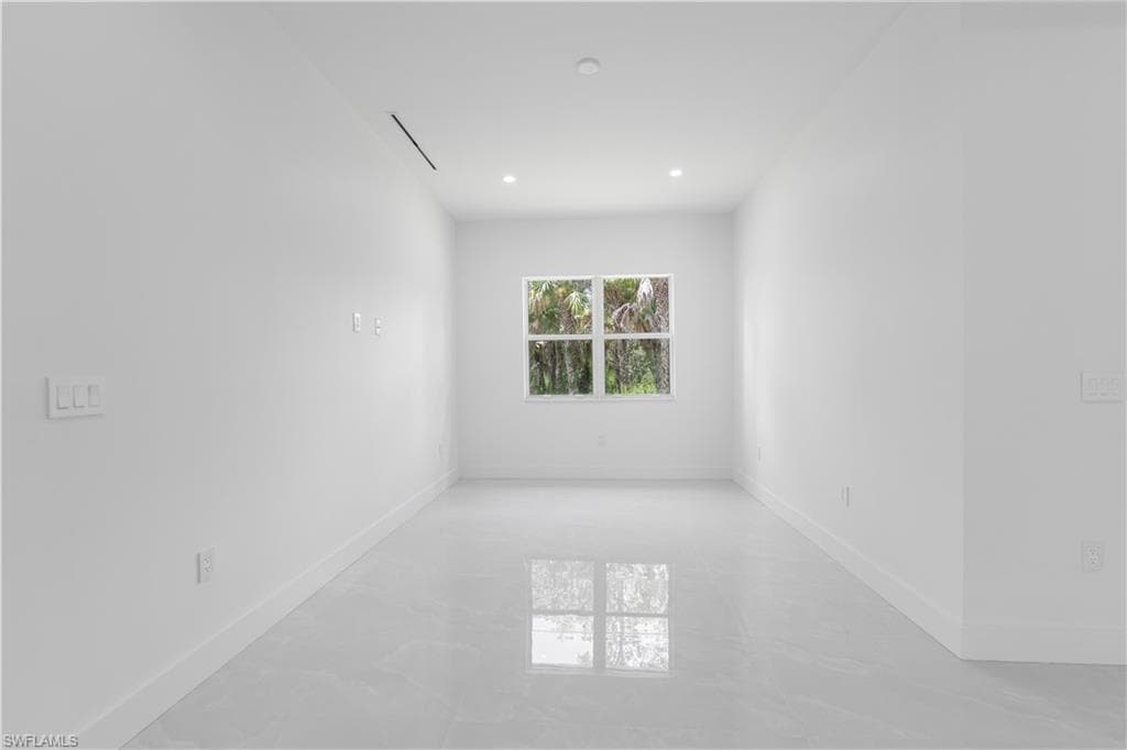 3762 32nd Ave SE, Naples, FL 34117-22