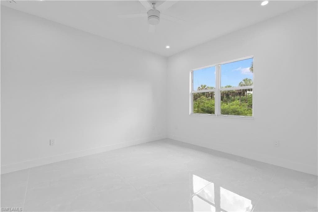 3762 32nd Ave SE, Naples, FL 34117-28