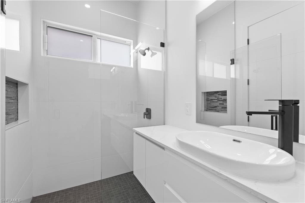 3762 32nd Ave SE, Naples, FL 34117-30