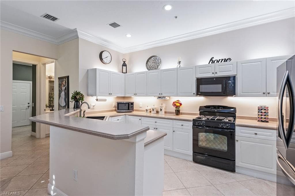 4526 Cardinal Cove Ln, Naples, FL 34114-9