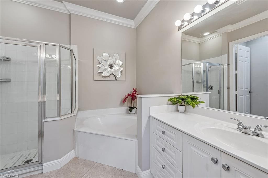 4526 Cardinal Cove Ln, Naples, FL 34114-16