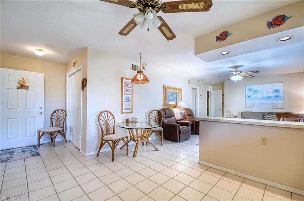 550 Shalimar St, Marco Island, FL 34145-21