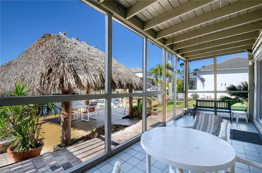 550 Shalimar St, Marco Island, FL 34145-27