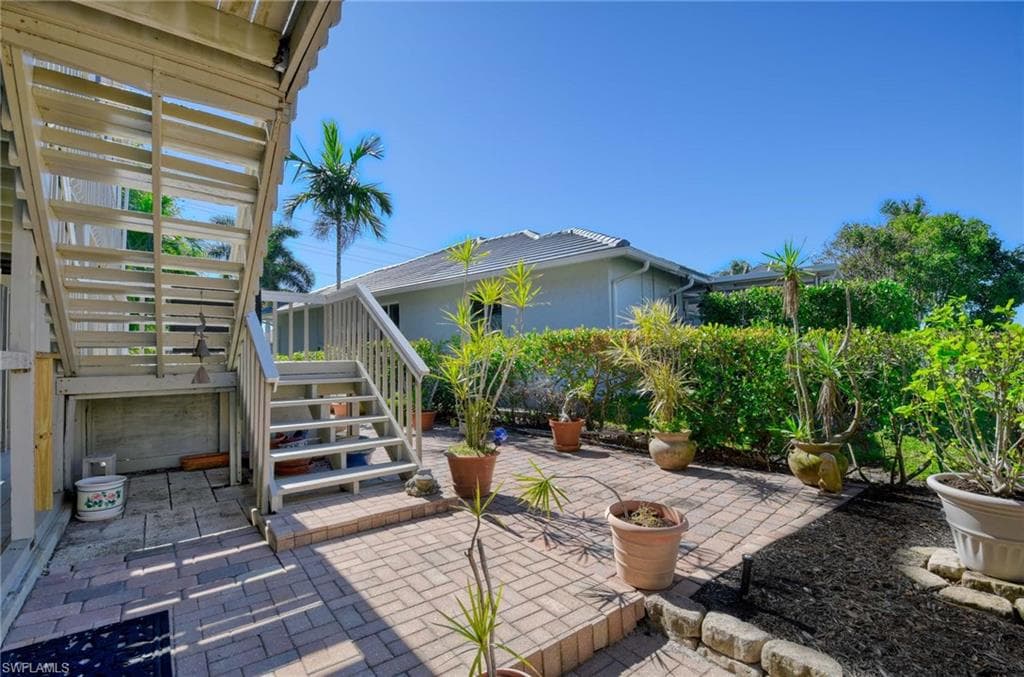 550 Shalimar St, Marco Island, FL 34145-28