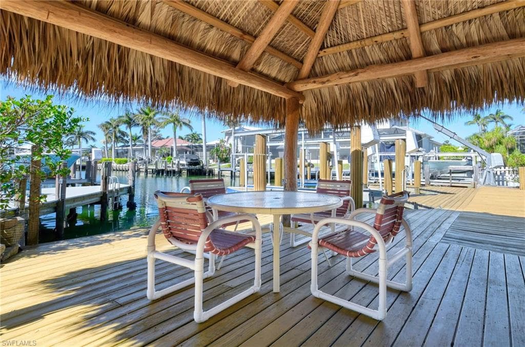 550 Shalimar St, Marco Island, FL 34145-31