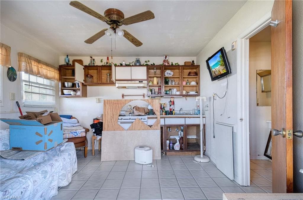 550 Shalimar St, Marco Island, FL 34145-37
