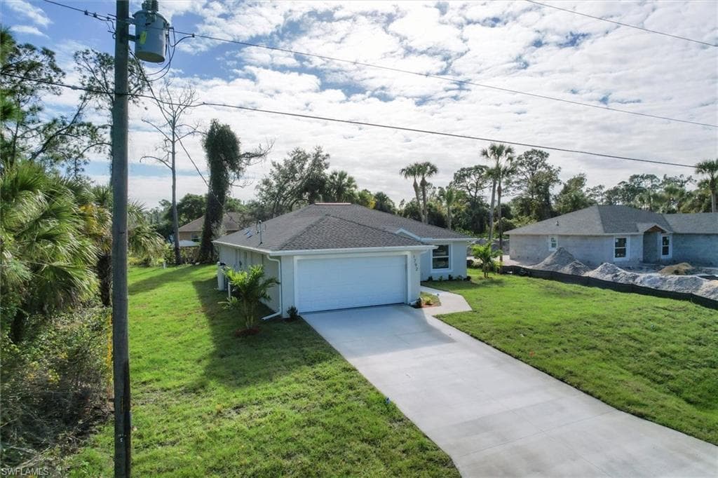 2702 46th St SW, Lehigh Acres, FL 33976-4