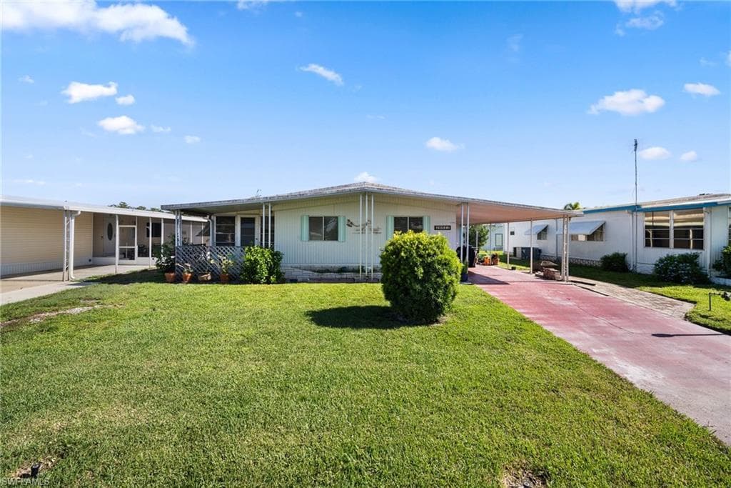 26054 Kings Rd, Bonita Springs, FL 34135-1