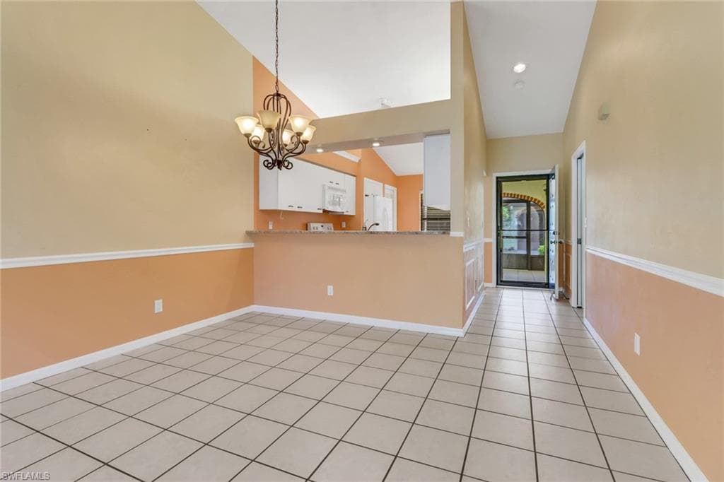 10772 Regent Cir 302, Naples, FL 34109-10