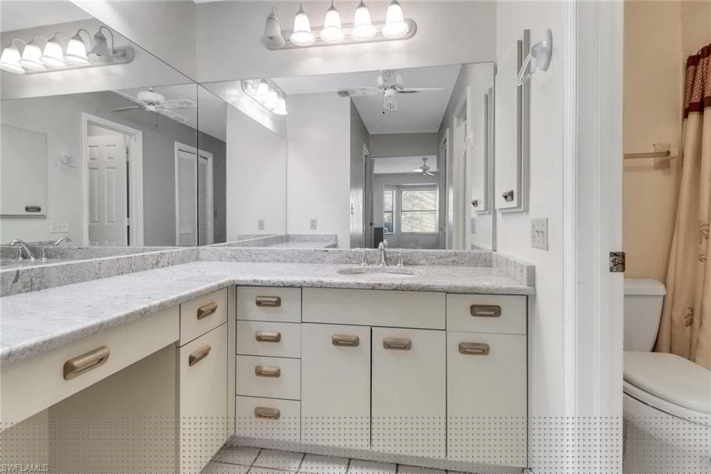 10772 Regent Cir 302, Naples, FL 34109-16