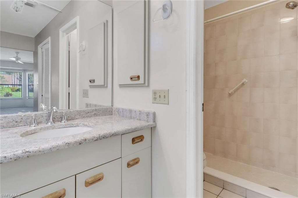 10772 Regent Cir 302, Naples, FL 34109-17
