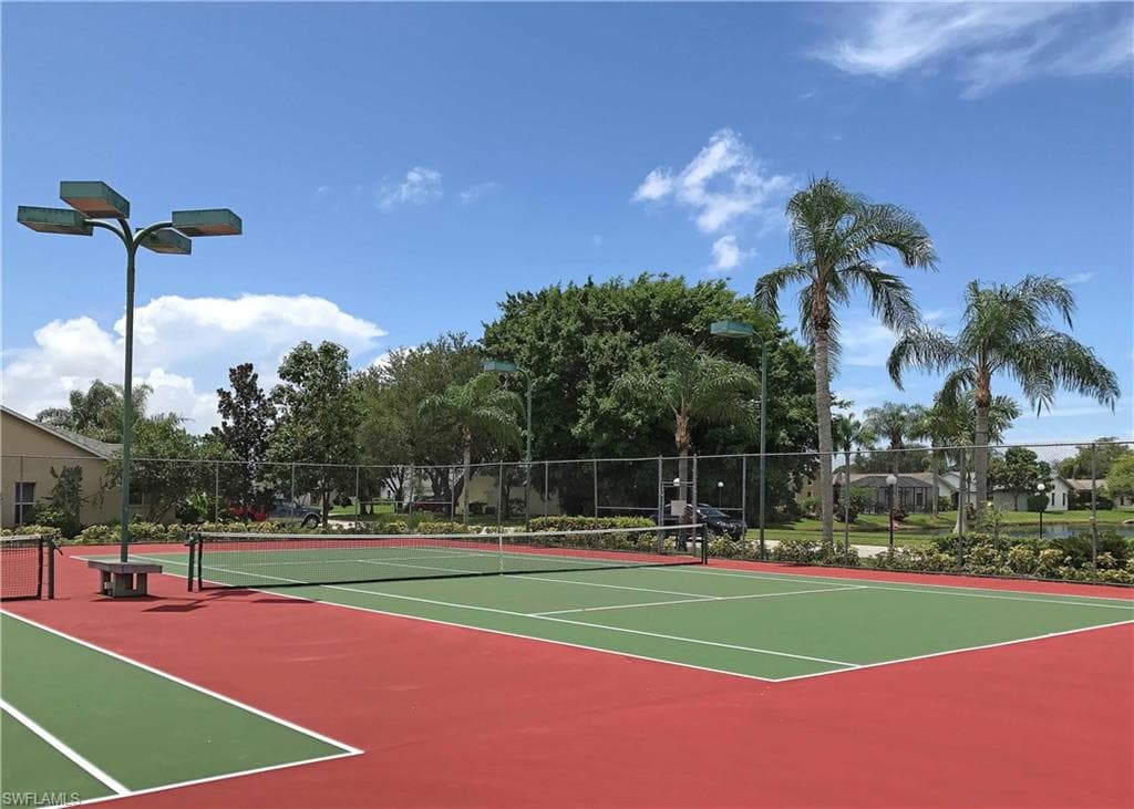 10772 Regent Cir 302, Naples, FL 34109-28