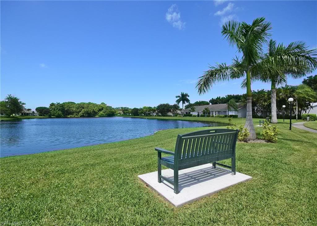10772 Regent Cir 302, Naples, FL 34109-30