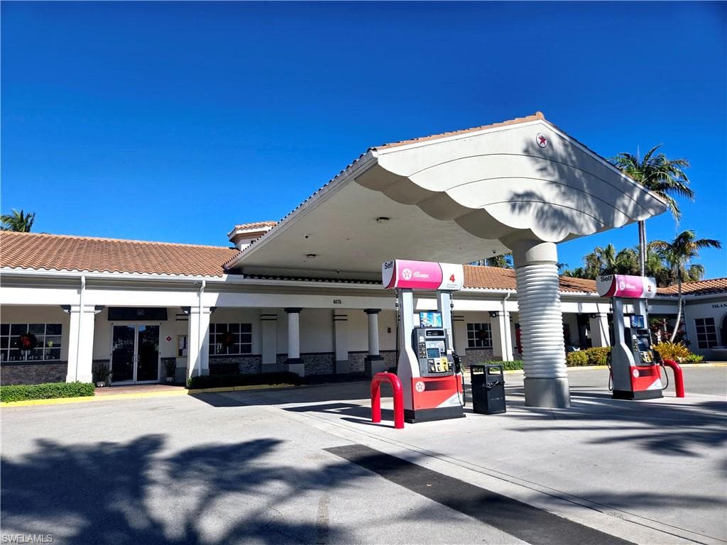 4824 Lasqueti Way, Naples, FL 34119-20
