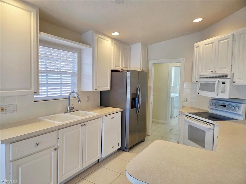 4824 Lasqueti Way, Naples, FL 34119-3