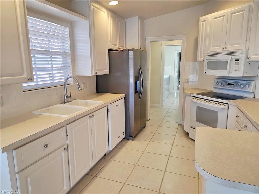4824 Lasqueti Way, Naples, FL 34119-4