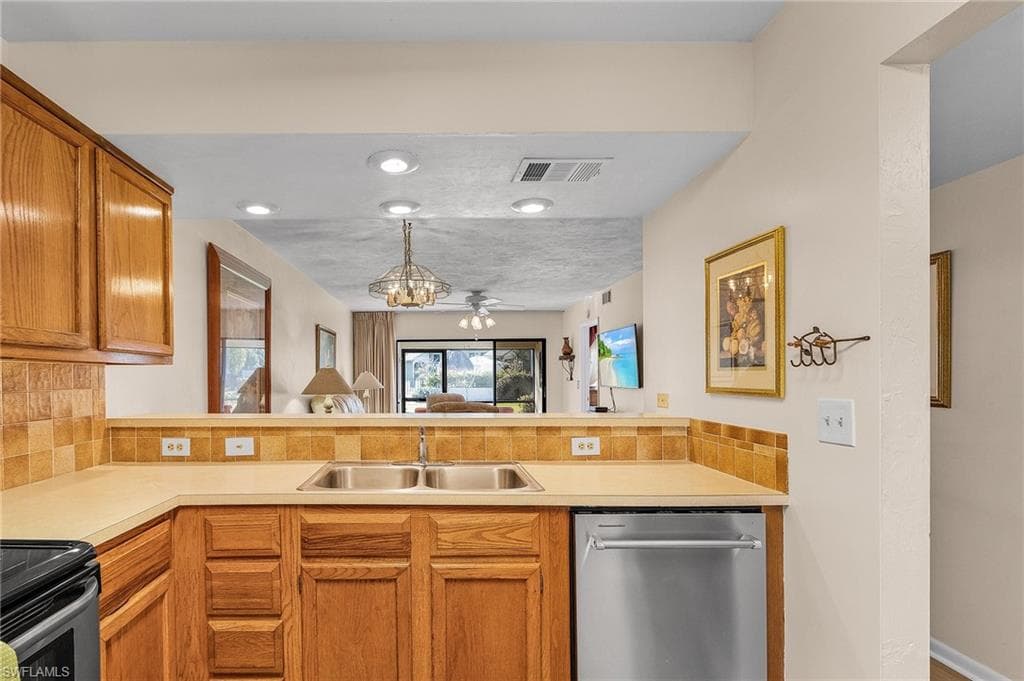 2984 Kings Lake Blvd 2984, Naples, FL 34112-8