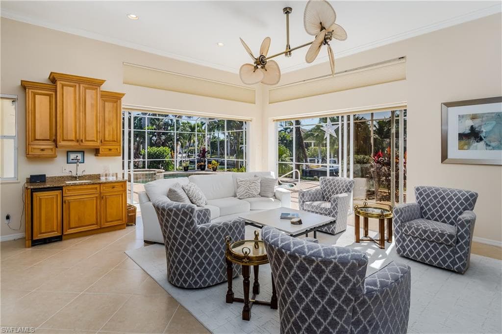 1649 Mcilvaine Ct, Marco Island, FL 34145-10