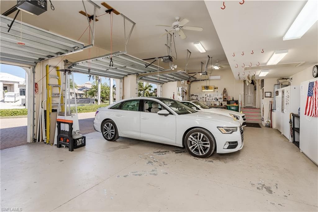 1649 Mcilvaine Ct, Marco Island, FL 34145-36