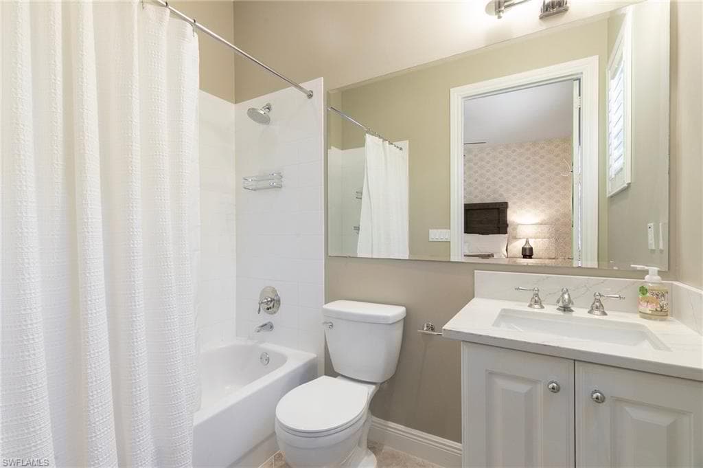 6519 Crown Colony Pl 2-102, Naples, FL 34108-27