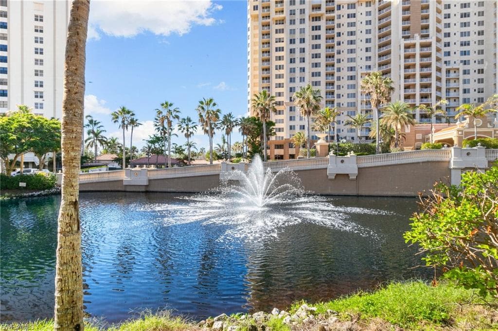 6519 Crown Colony Pl 2-102, Naples, FL 34108-37