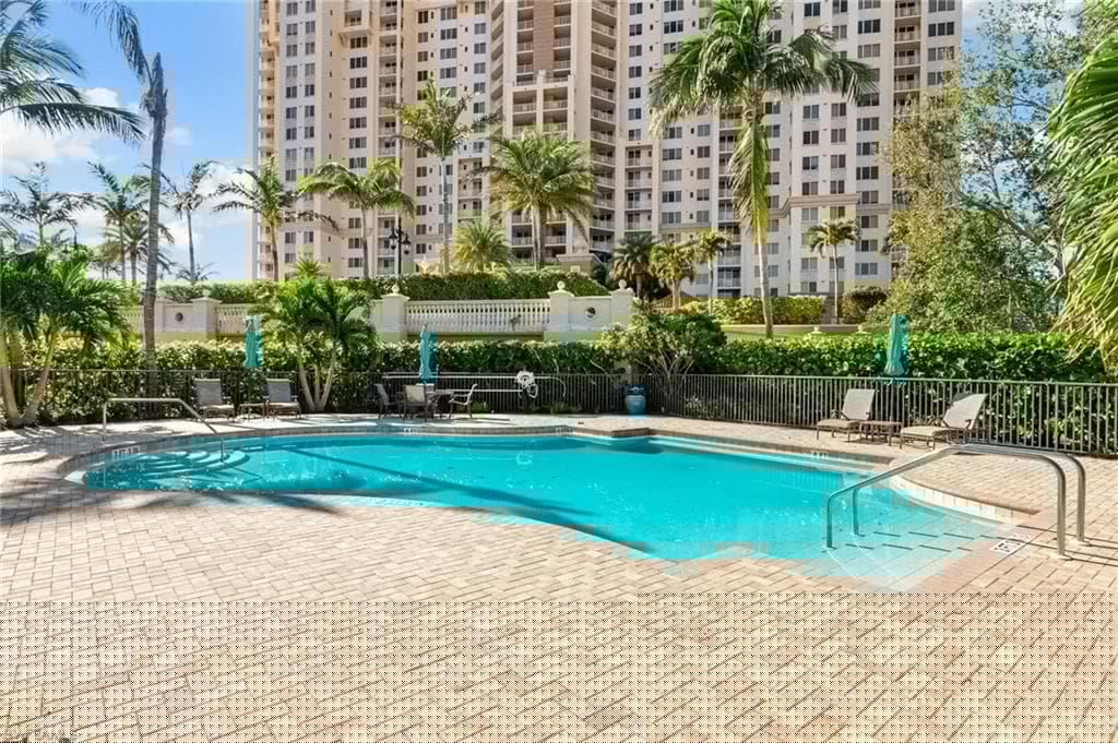 6519 Crown Colony Pl 2-102, Naples, FL 34108-41