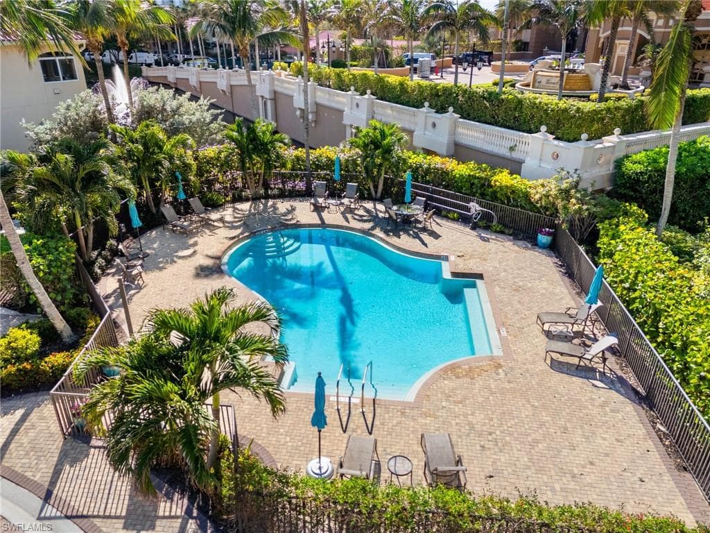 6519 Crown Colony Pl 2-102, Naples, FL 34108-45