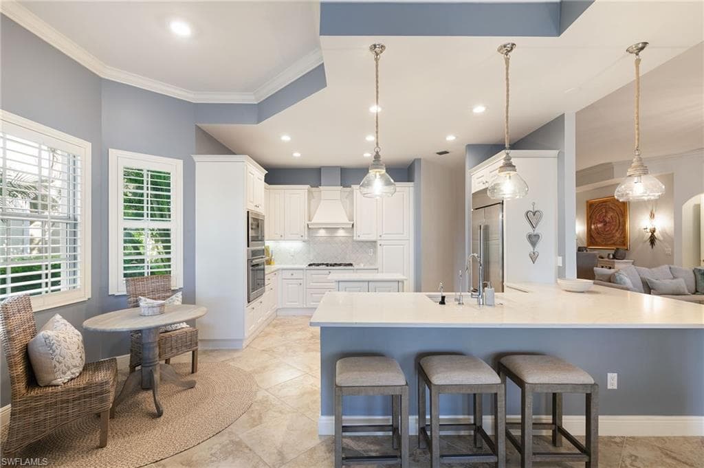6519 Crown Colony Pl 2-102, Naples, FL 34108-4