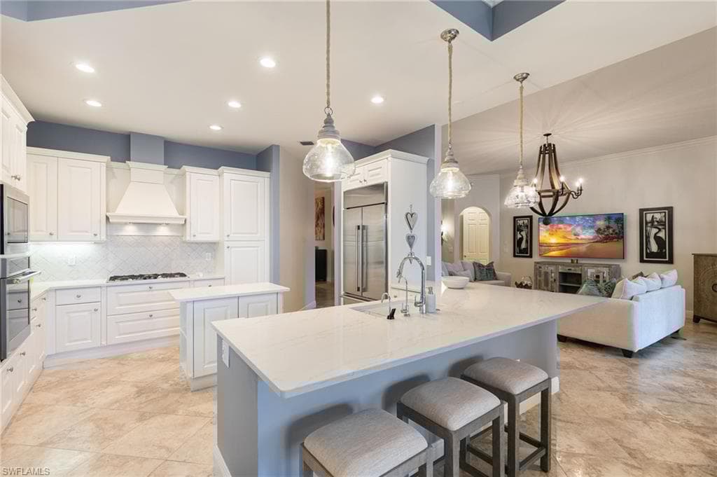 6519 Crown Colony Pl 2-102, Naples, FL 34108-5